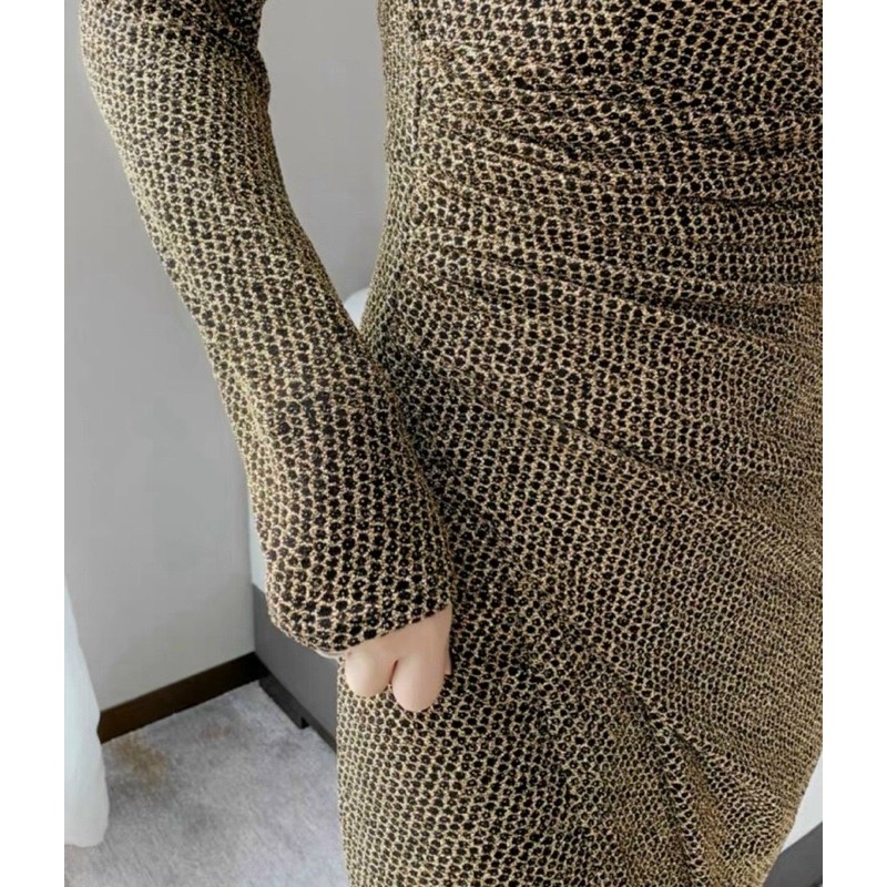 Váy nhũ xoắn eo cổ V | BigBuy360 - bigbuy360.vn