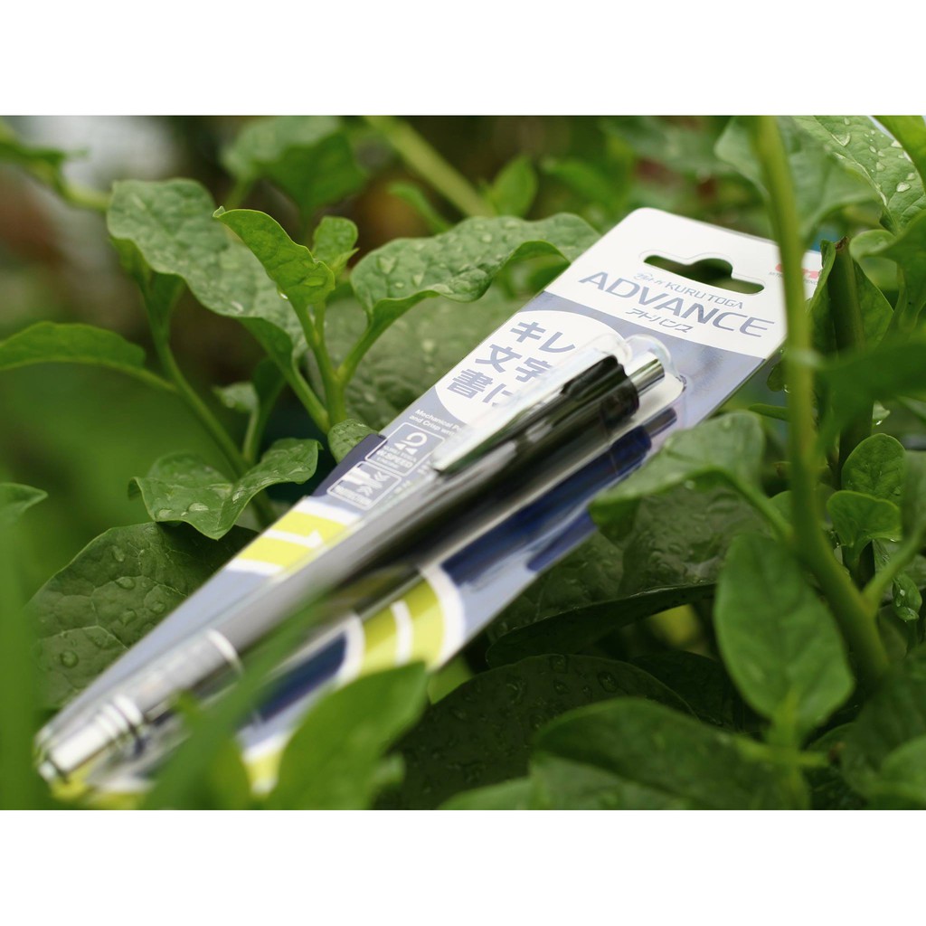 Bút Chì Kim Uni Kuru Toga Advance M5-559 - Xoay ngòi tự động - Màu Đen - 0.5mm