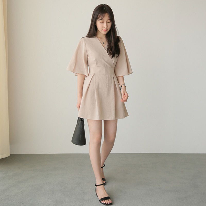 Order nhắn trước -Váy cổ V tay xòe dáng ngắn  - Tikbook Store