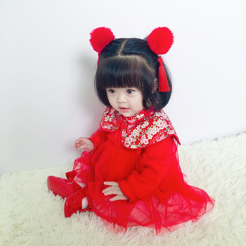 Đầm màu đỏ thích hợp làm quà tặng Giáng Sinh cho bé gái AKKU kèm phụ kiện tóc