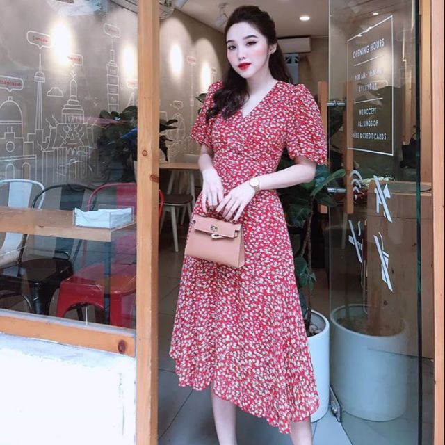 Đầm hoa đắp chéo