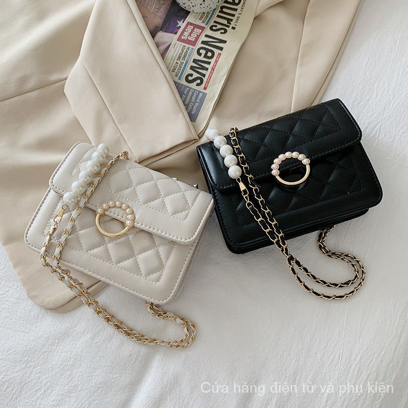 Túi đeo chéo nữ nhỏ màu trắng thời trang xuân hè 2022