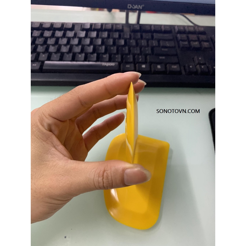Dao bả  cao su màu vàng