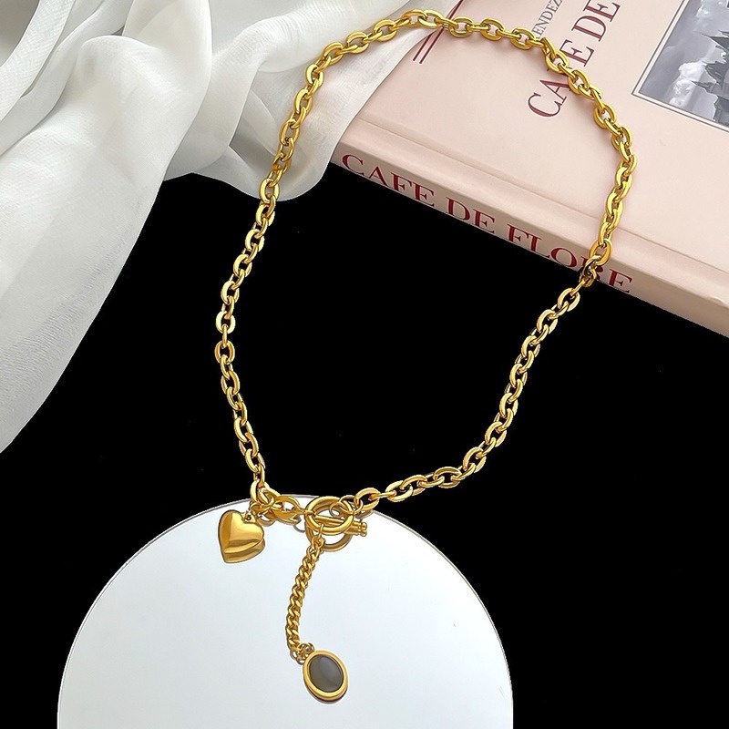 Dây Chuyền Bằng Thép Titan Mạ Vàng 18K Mặt Hình Trái Tim Thiết Kế Đơn Giản Thời Trang Cao Cấp Cho Nữ