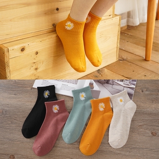 Đôi vớ cotton họa tiết hoa cúc xinh xắn dành cho nữ