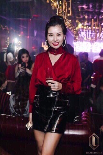 Áo kiểu đắp chéo choker vải phi