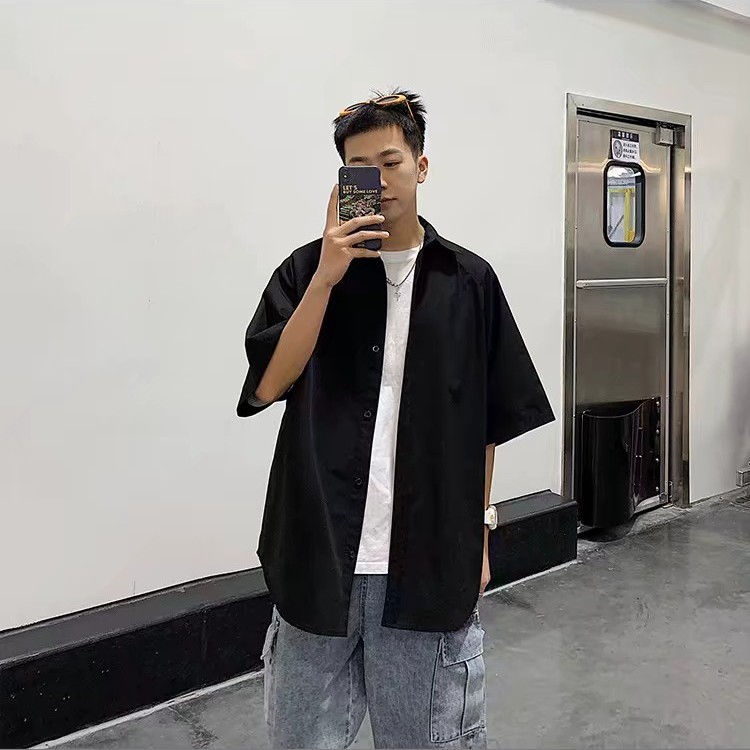 Áo sơ mi tay ngắn dáng rộng màu sắc đơn giản trẻ trung phong cách Hàn Quốc cho nam