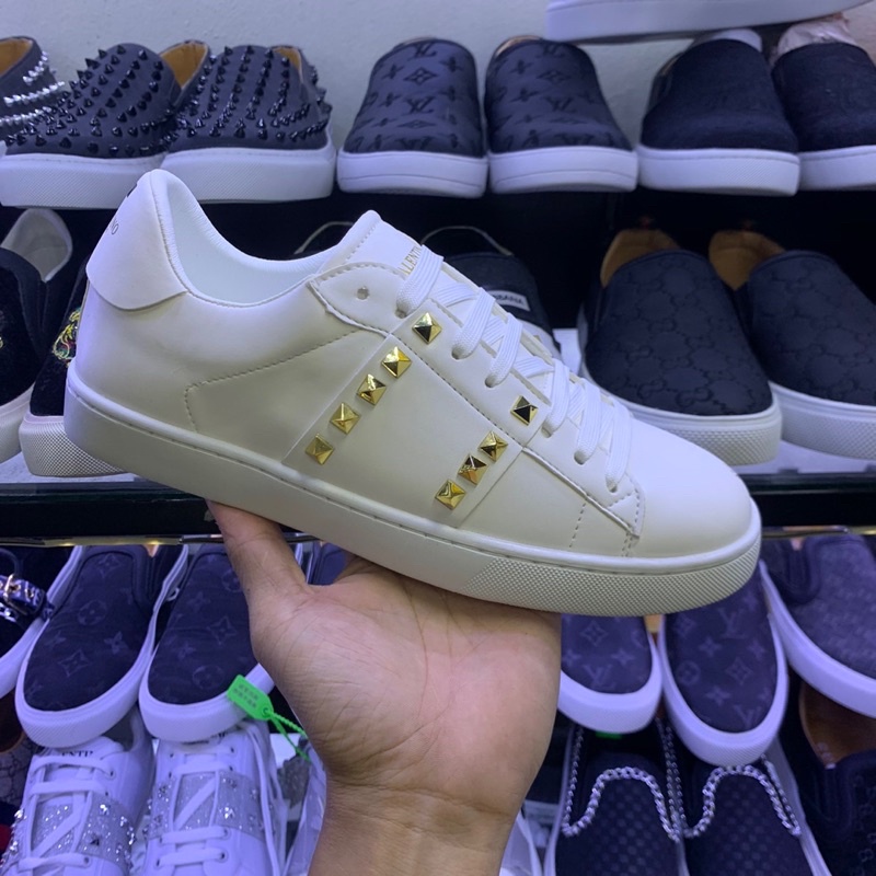 Giày Sneaker Da VLTN Nam Thêu Vạch Tag Đinh Viền