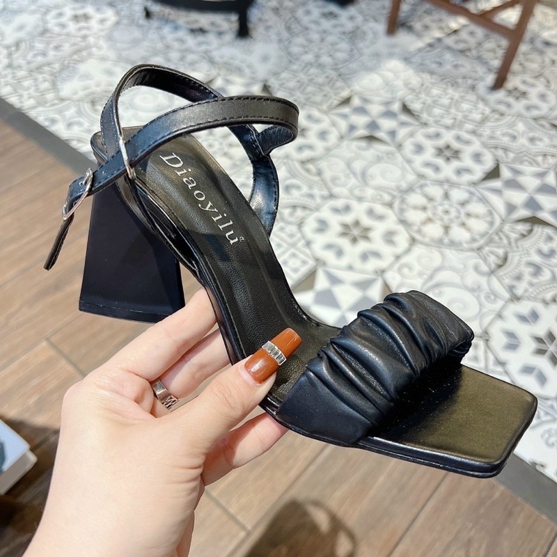 Giày sandal nữ SOBINAA quai ngang mũi vuông nhún nhúm bèo gót tam giác thời trang rẻ bền đẹp tiểu thư sang trọng