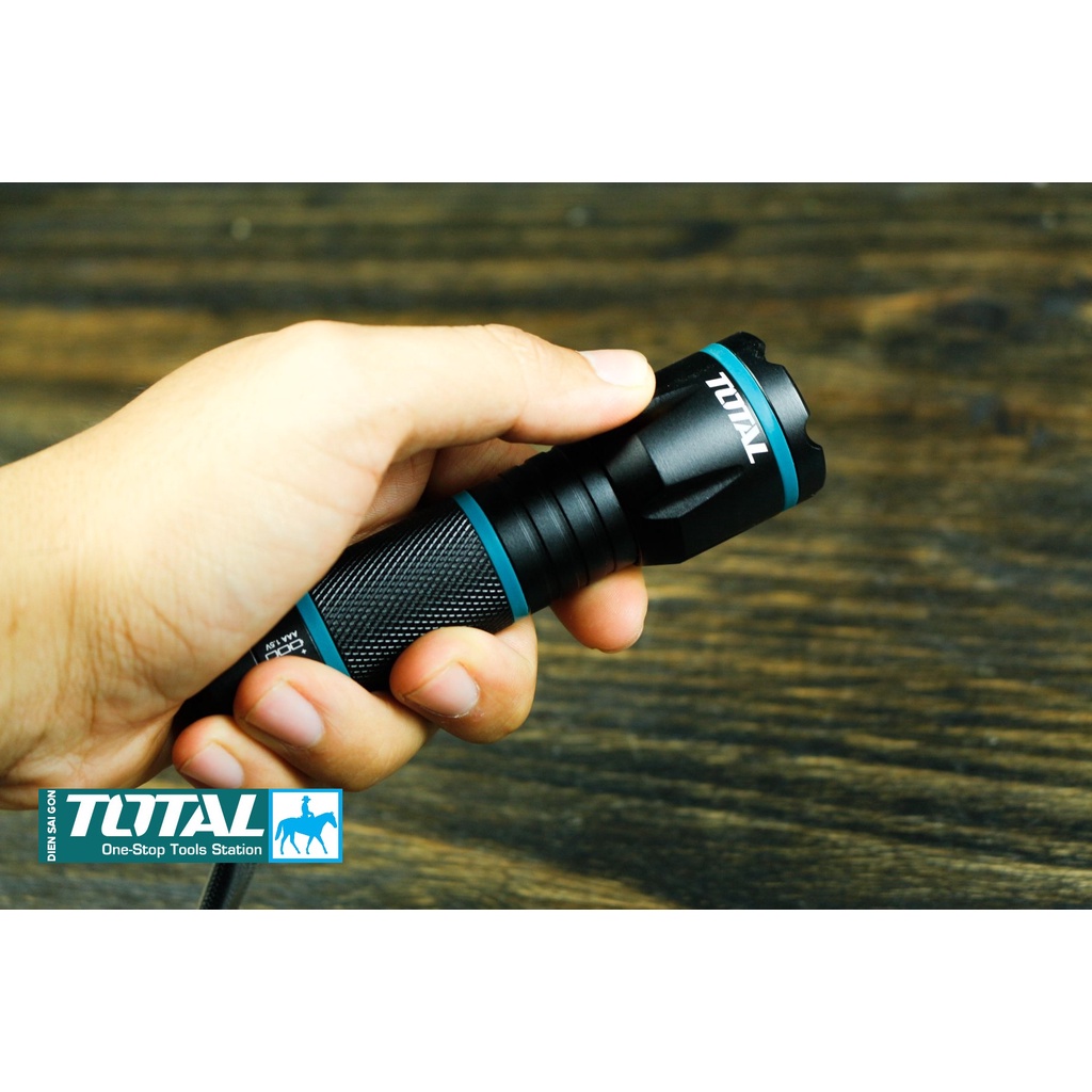 Total Đèn Pin Chiếu xa 200m 200Lumens 3W LED IPX4 12h TFL013AAA1