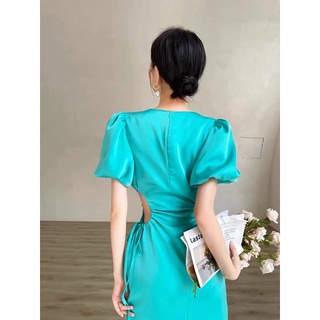 Đầm lụa khoét eo mẫu mới 2021