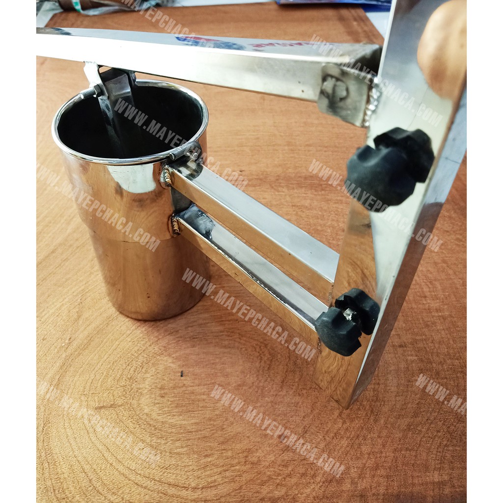 Khuôn và máy ép chả cá cho xe bánh mì chả cá