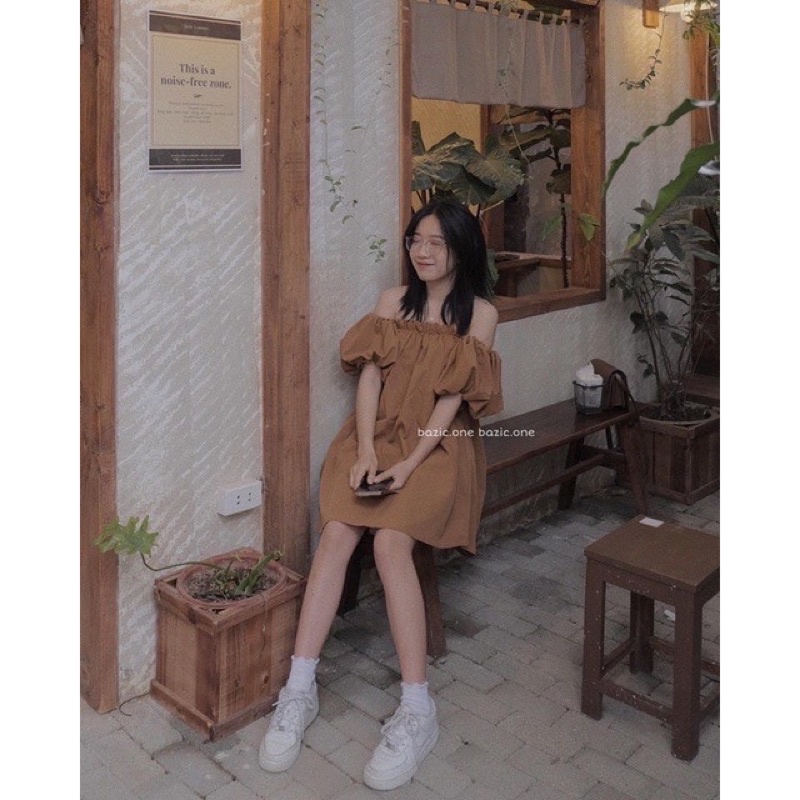 Áo ngang vai tay bồng hot hit