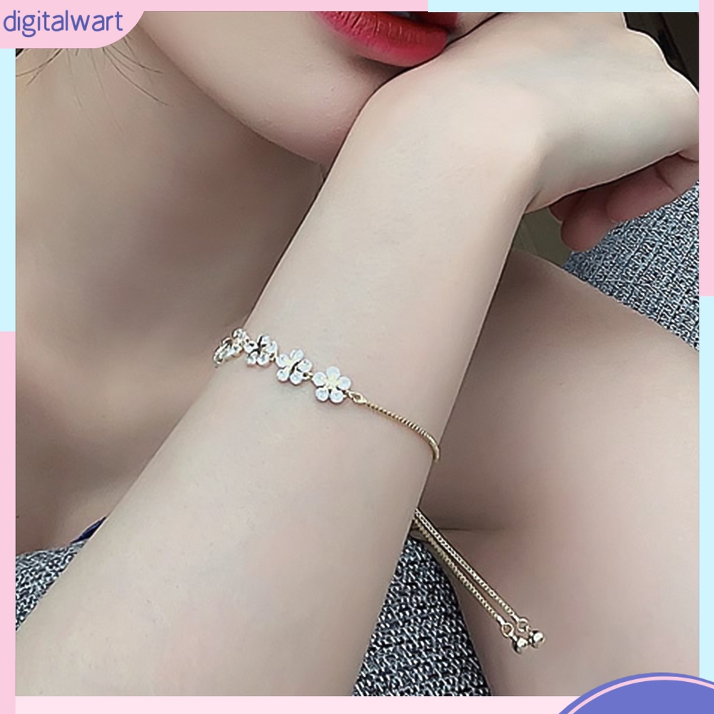 Vòng tay mạ vàng mặt hình hoa đính đá pha lê nhân tạo sang trọng quý phái dành cho nữ