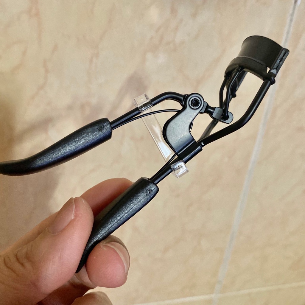 Bấm Mi - Kẹp Mi Cán Đen Siêu Bền, Tiện Dung Cho Hàng Mi Cong Vút