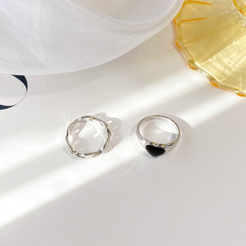 Nhẫn Hình Trái Tim Màu Đen Thời Trang Cá Tính Dành Cho Nữ