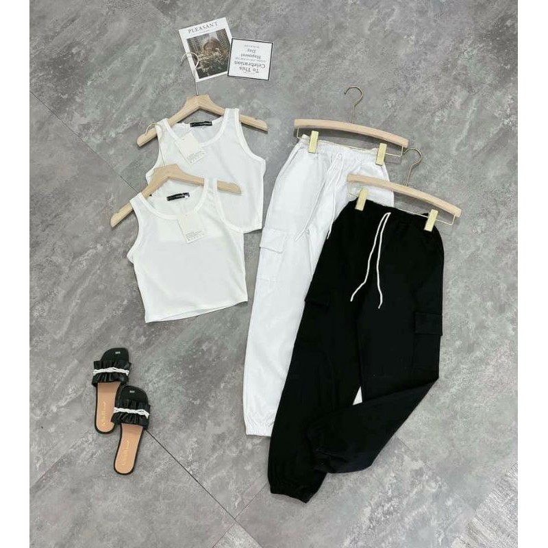 SET ÁO CROPTOP TRẮNG SÁT NÁCH MIX QUẦN JOGGER KAKI TÚI HỘP