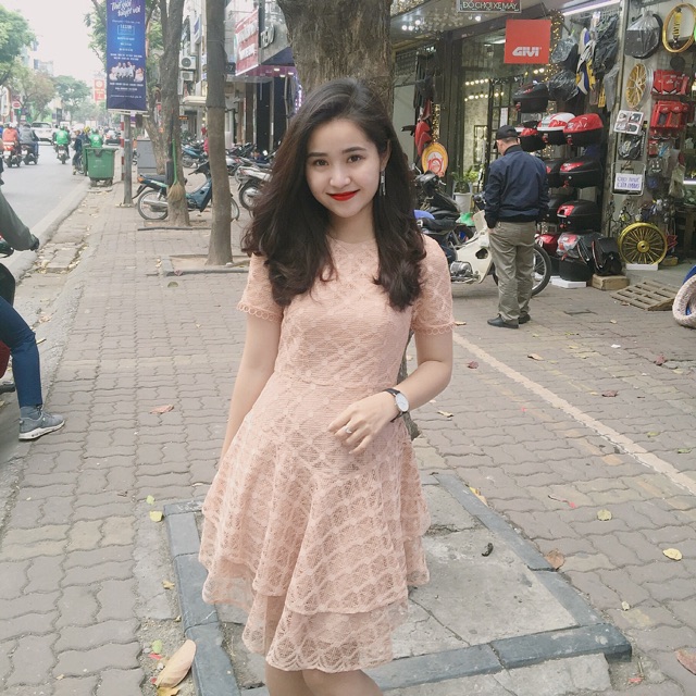 Váy ren xoè 2 tầng