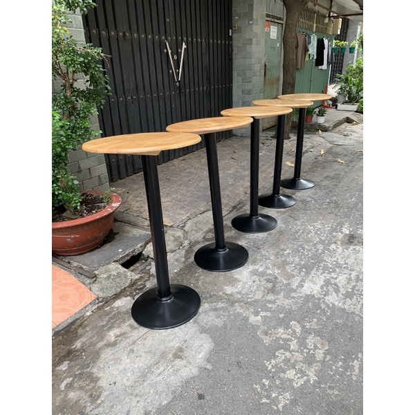 bàn bar ,clup ,ban công cafe cao 1m1 đường kính 60cm gỗ cao su