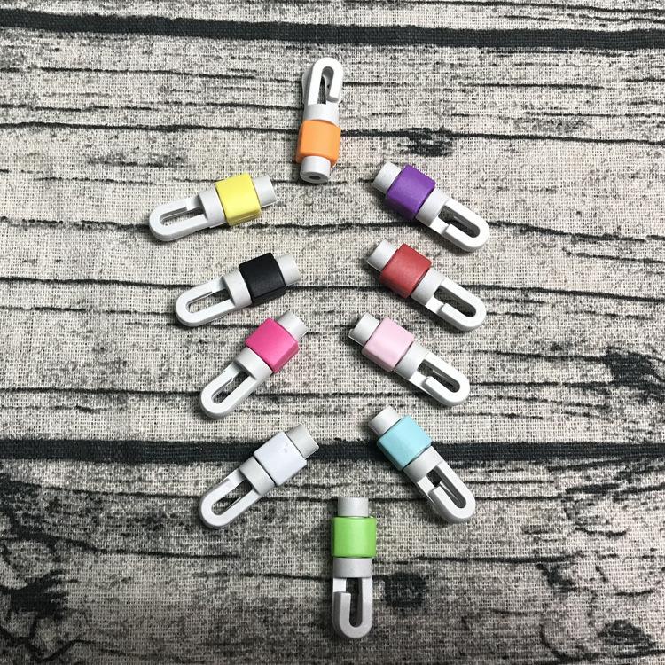 Nút móc bảo vệ tai nghe, tai phone hình thú có móc quấn dây ( ngẫu nhiên)