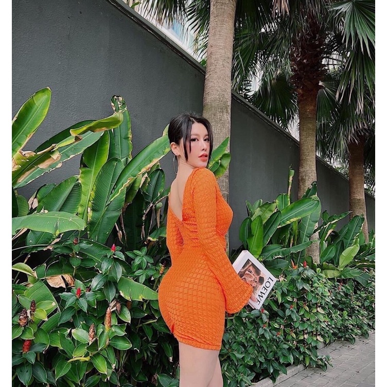 Đầm xoắn ngực tay loa