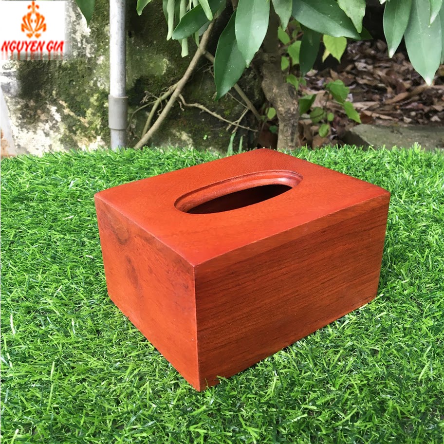 Hộp đựng giấy ăn cao cấp bằng gỗ Hương thiết kế đơn giản sang trọng tạo nên nét trang nhã, lịch sự