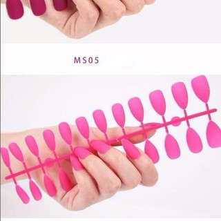 Bộ 24 miếng móng tay giả màu đỏ