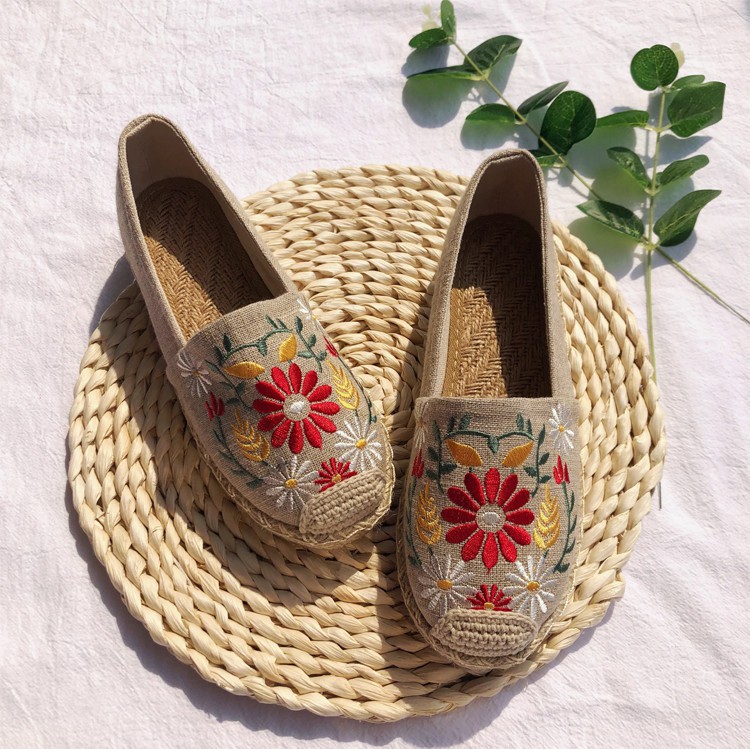 TAM03_giày vải thêu hoa