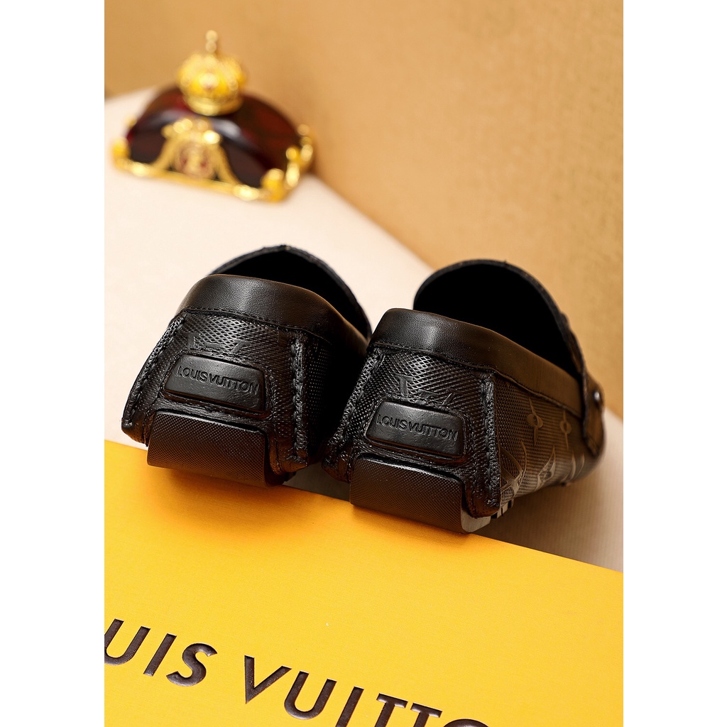 Giày lười nam da thật cao cấp Louis Vuitton LV thiết kế mũi vuông sang trọng và lịch lãm với kiểu dáng trẻ trung