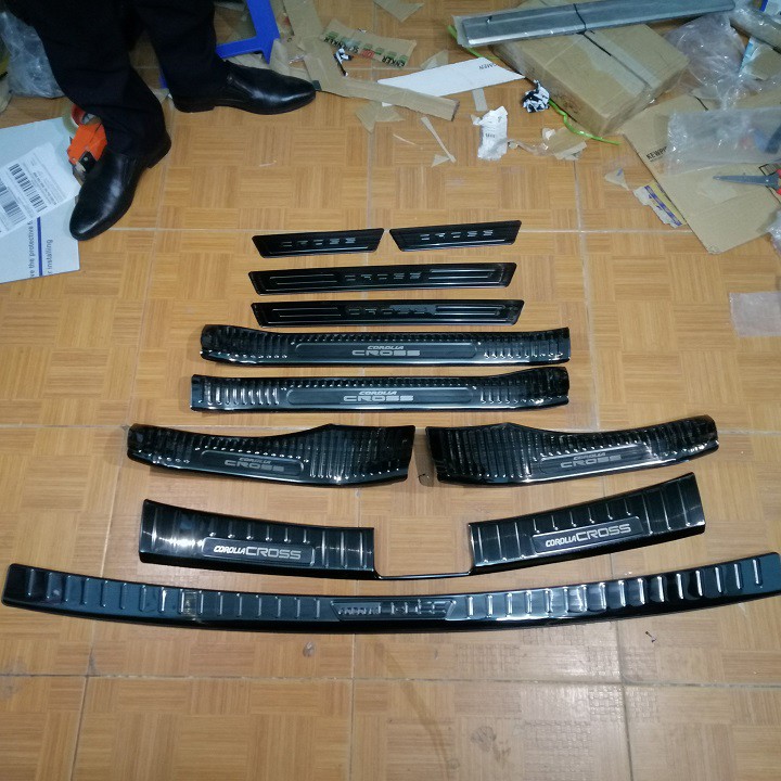 Bộ Nẹp Bước chân và Nẹp cốp Titan dùng cho Xe Toyota Corolla Cross