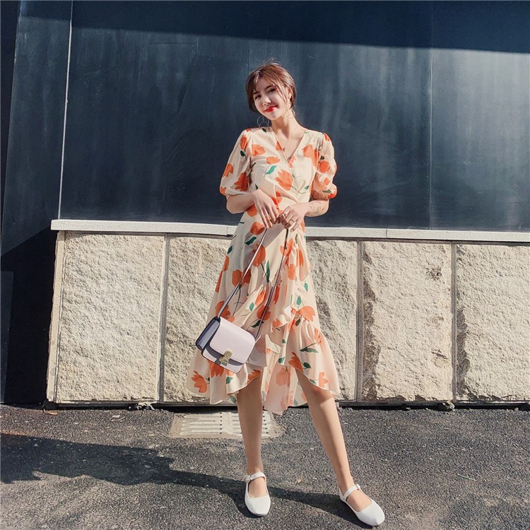 Đầm nữ ngắn tay cổ tròn in hoa thời trang Hàn | BigBuy360 - bigbuy360.vn