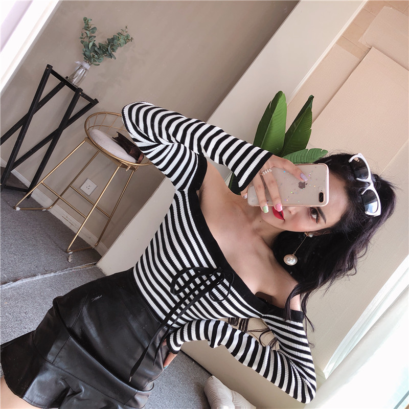 Áo dệt kim tay dài kẻ sọc trắng đen gợi cảm dành cho nữ