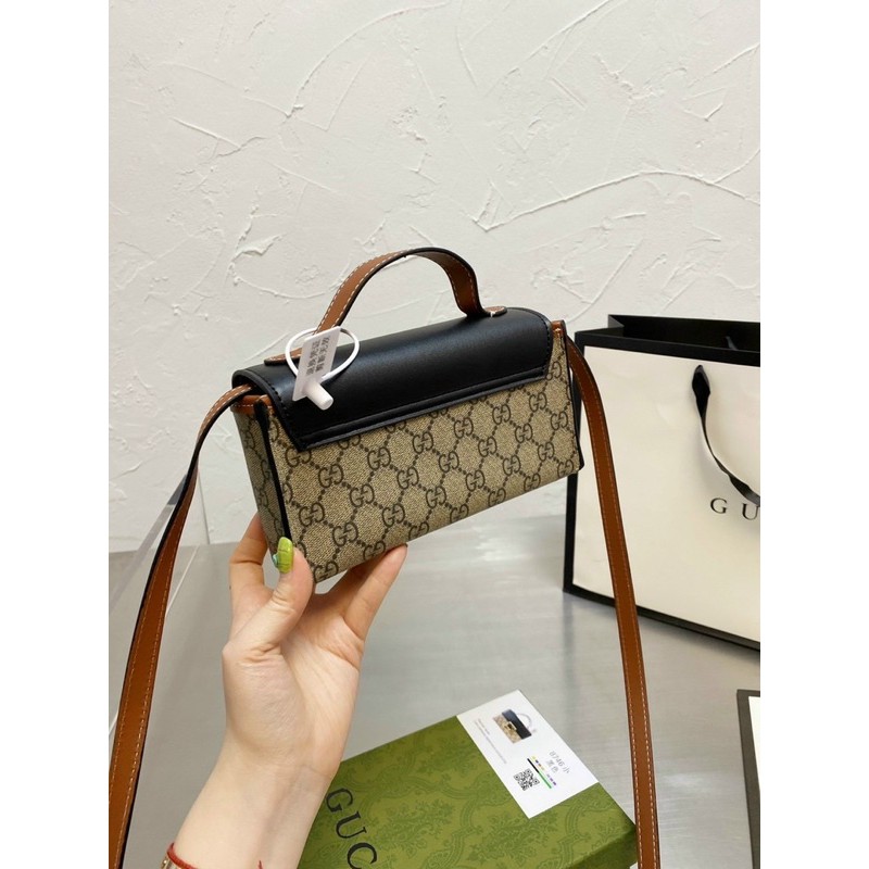 Túi Gucci form chữ nhật khoá vàng vuông