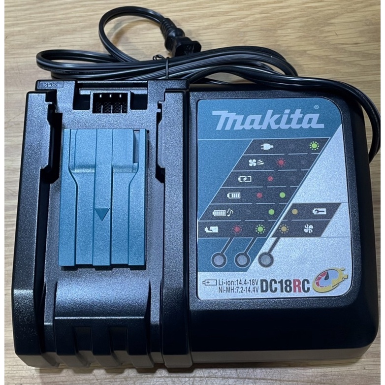 Xạc makita DC18RC mới 100% lên điện 220vol