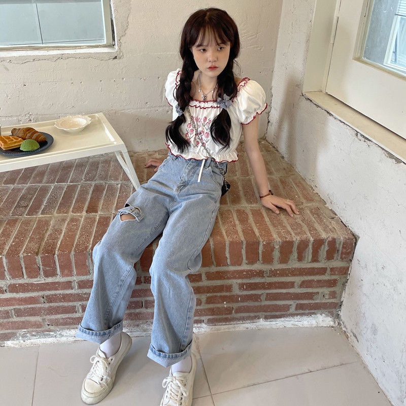 Quần jeans dài ống suông rách đùi cách điệu hình trái tim phong cách thời trang | BigBuy360 - bigbuy360.vn