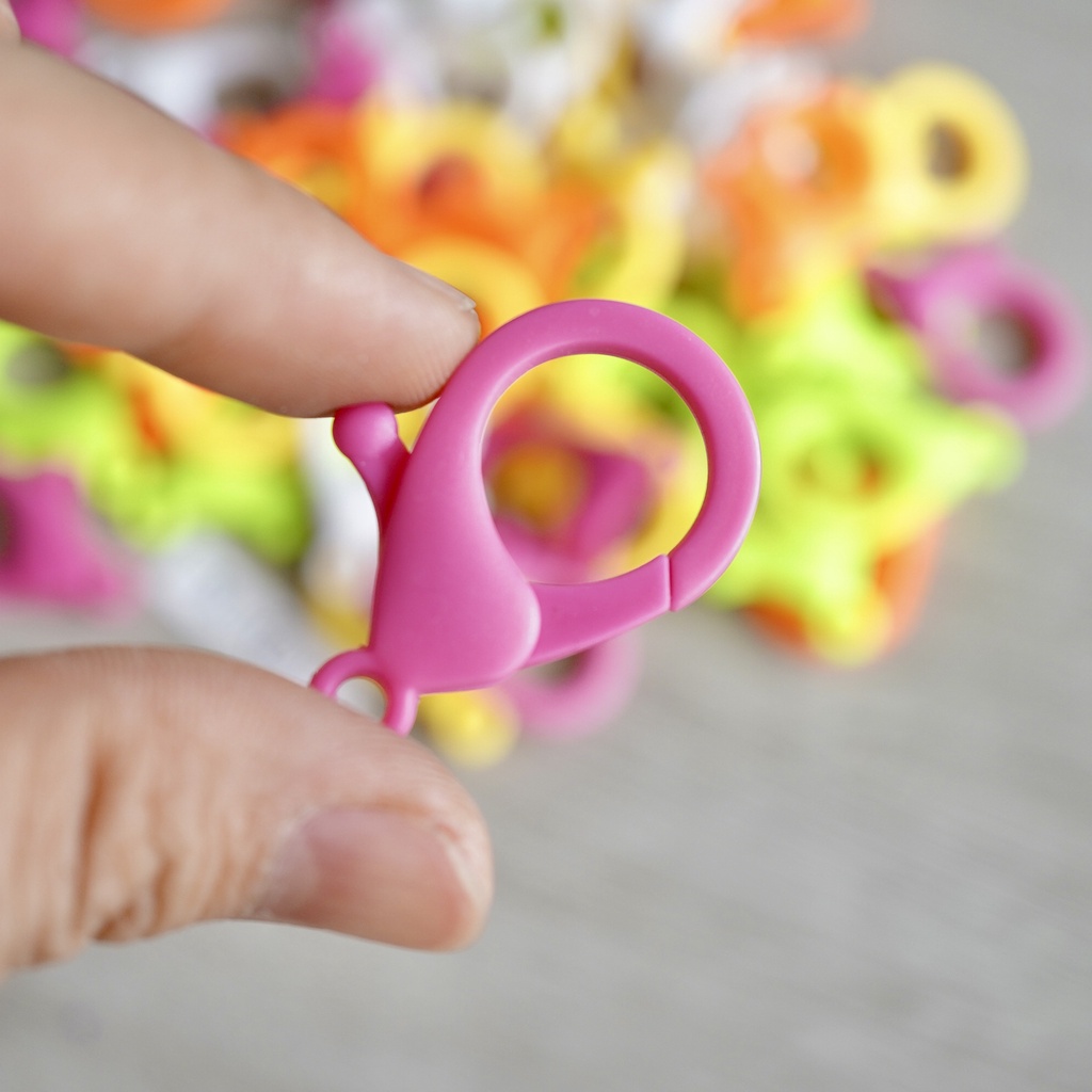 Móc càng cua nhựa nhiều màu làm móc khoá handmade