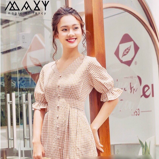 Đầm caro tay lỡ