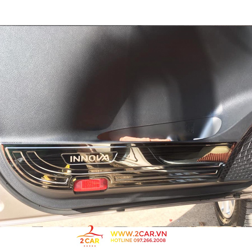 Ốp Tapli Cánh Cửa, màng loa Xe Toyota Innova 2017- 2021, Hàng TiTan Cao Cấp