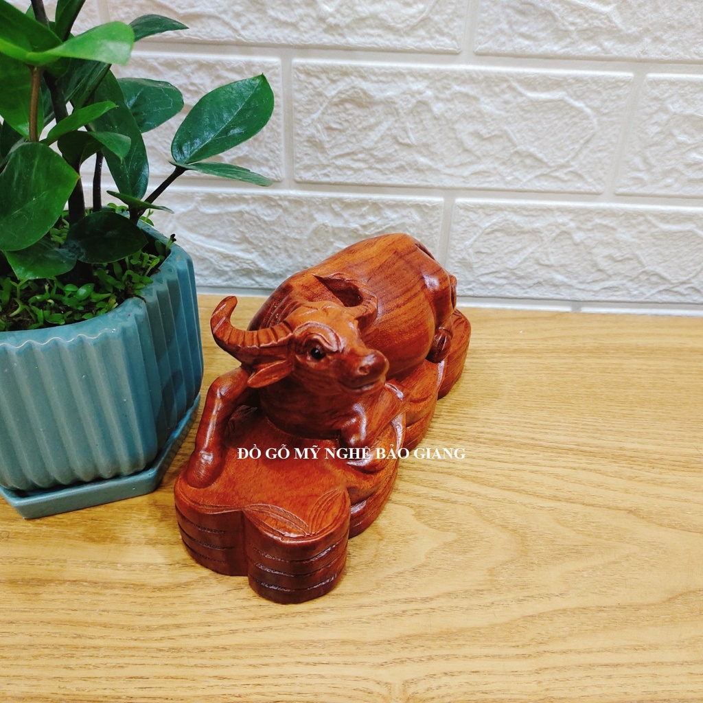 Tượng con trâu gỗ hương 20 cm