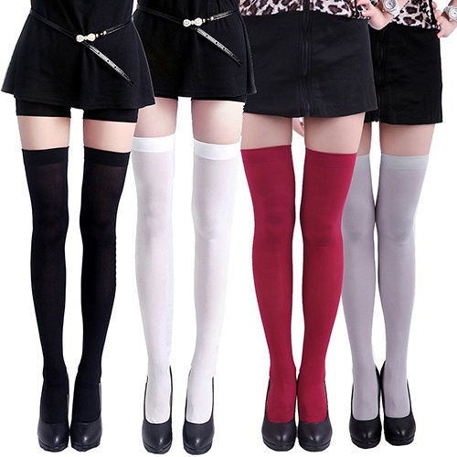 Vớ Nữ Dài Trên Gối Màu Sắc Nổi Bật Quyến Rũ