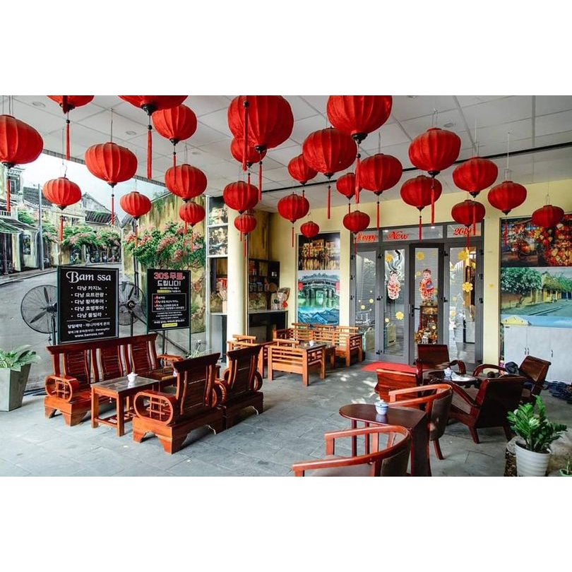 Đèn Lồng Hội An Màu Đỏ Hình Tròn, Củ Tỏi Vãi Lụa, Gấm Trang Trí Quán Cafe, Nhà hàng, Đền Chùa Size 45cm, 60cm