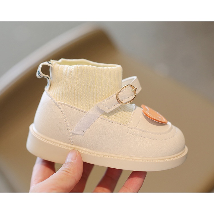 Giày Boot Mềm Mại Và Thoải Mái Cho Bé