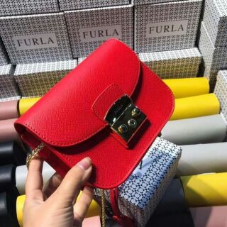 #Fular xịn xò đã về
- Size: 18cm
- Fullbox xịn như hình, có miếng test da kèm, tag sắt
