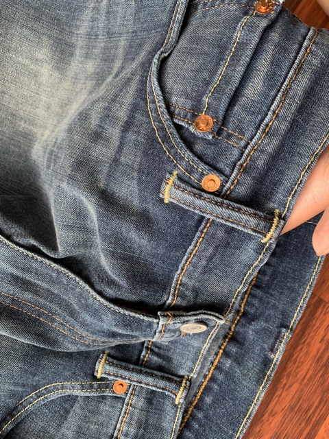 L e v i s 5 1 1 slim fit jeans duy nhất size 32 tầm trên dưới 70kg