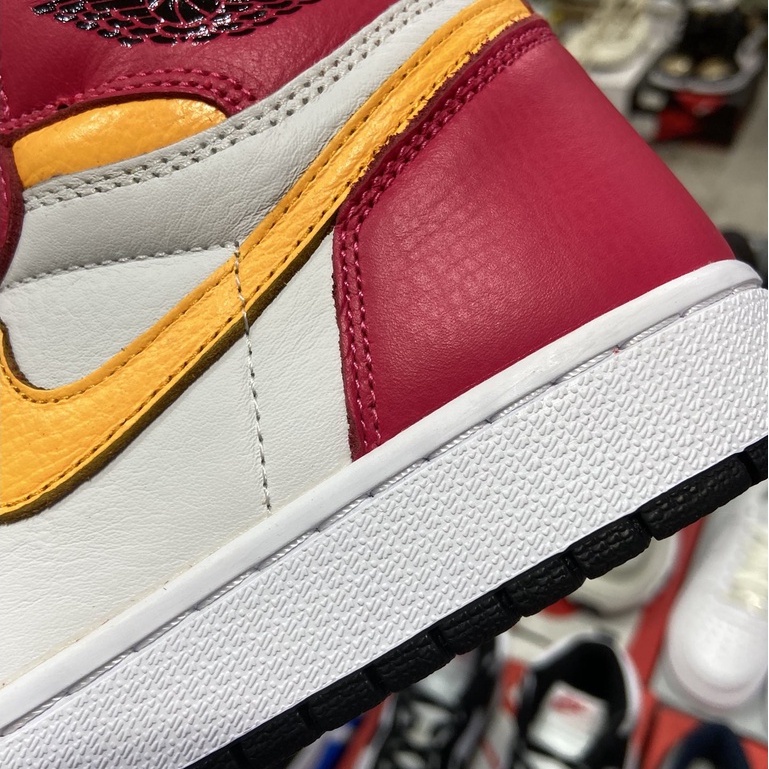 Giày Air Jordan 1 High " Fusion Red "