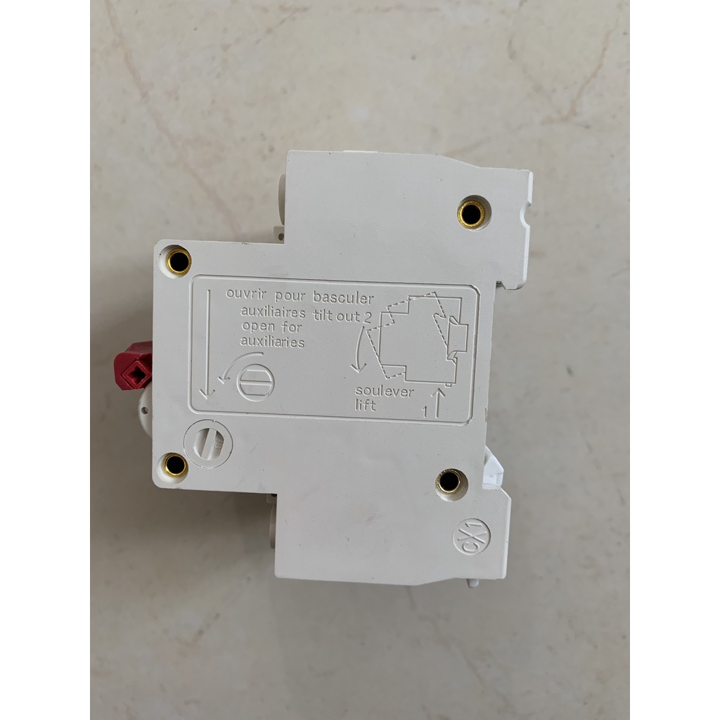 Attomat đảo chiều 2P 63A, Cầu dao đảo chiều 2P 63A SNB1-63