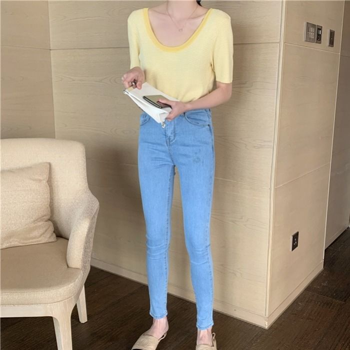 Áo Thun Nữ Tay Ngắn Cổ Chữ U Họa Tiết Sọc Ngang Thời Trang Cá Tính