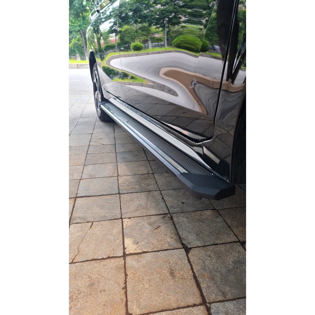 Bậc lên xuống, bệ bước chân Mitsubishi Xpander 2022. Mẫu đúc cao cấp X8