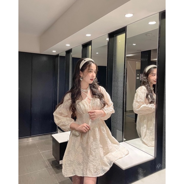 Váy ren hoa cột cổ