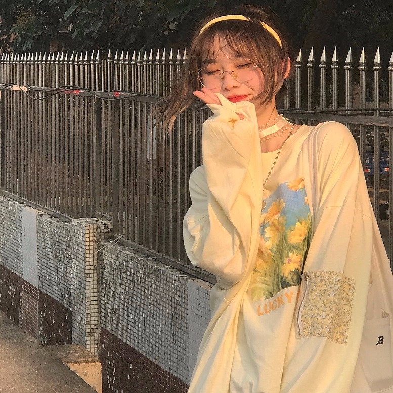 Áo Thun Nữ Tay Dài Phối Họa Tiết Tranh Sơn Dầu Thời Trang